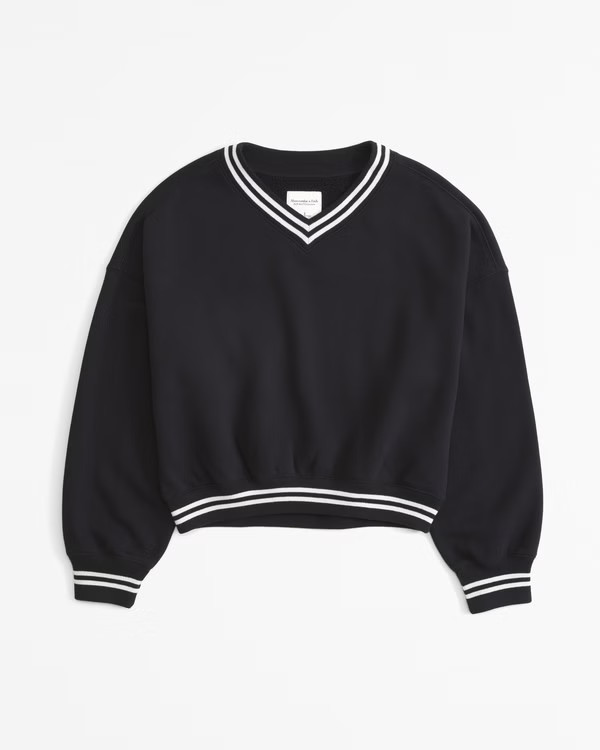 Essential Sunday V-Neck | Abercrombie & Fitch (US)