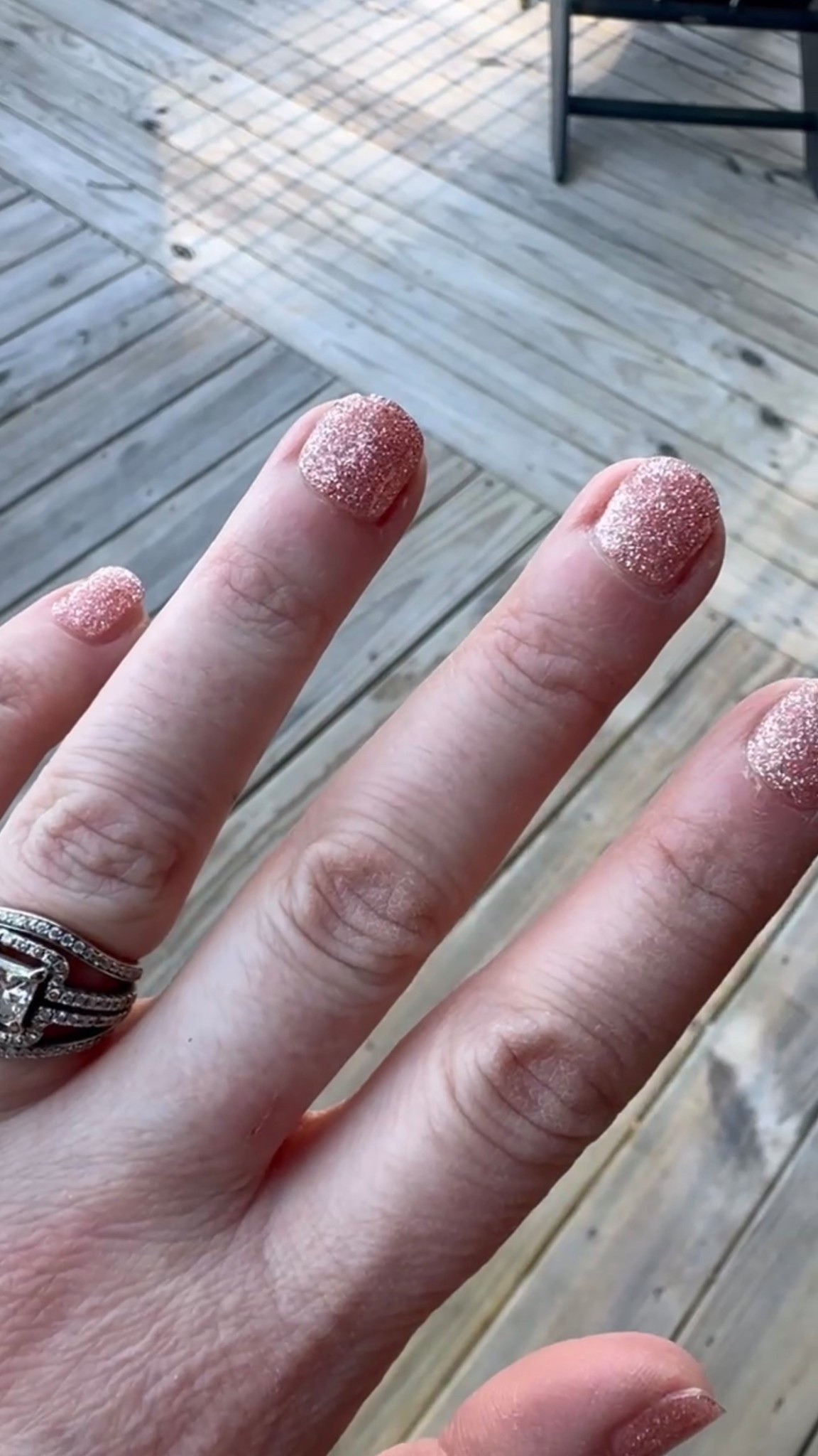 Proof that short nails can still shine ✨
These Ohora gel nail strips give the prettiest glitter finish with minimal effort—paired with my everyday ring stack for a simple, elevated moment.

#eanesinteriors #ohoragelnails #shortnailinspo #athomenails #beautyfinds #everydaydetails

#LTKmomlife #LTKselfcare #LTKBeauty