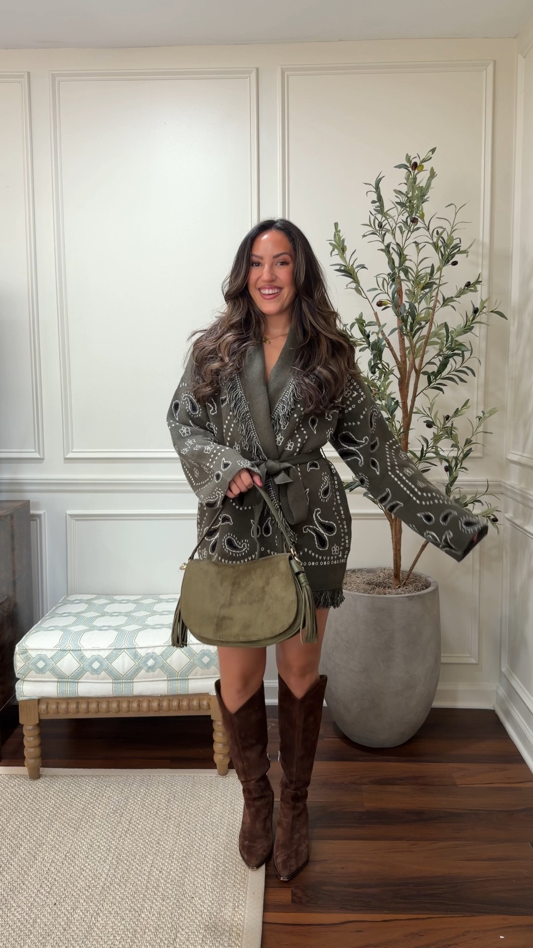 How I styled the viral fringe cardigan for fall! It’s also on sale right now!!

I’m in the XS (runs big, size up for length)

#LTKootd #LTKPetite #LTKSeasonal