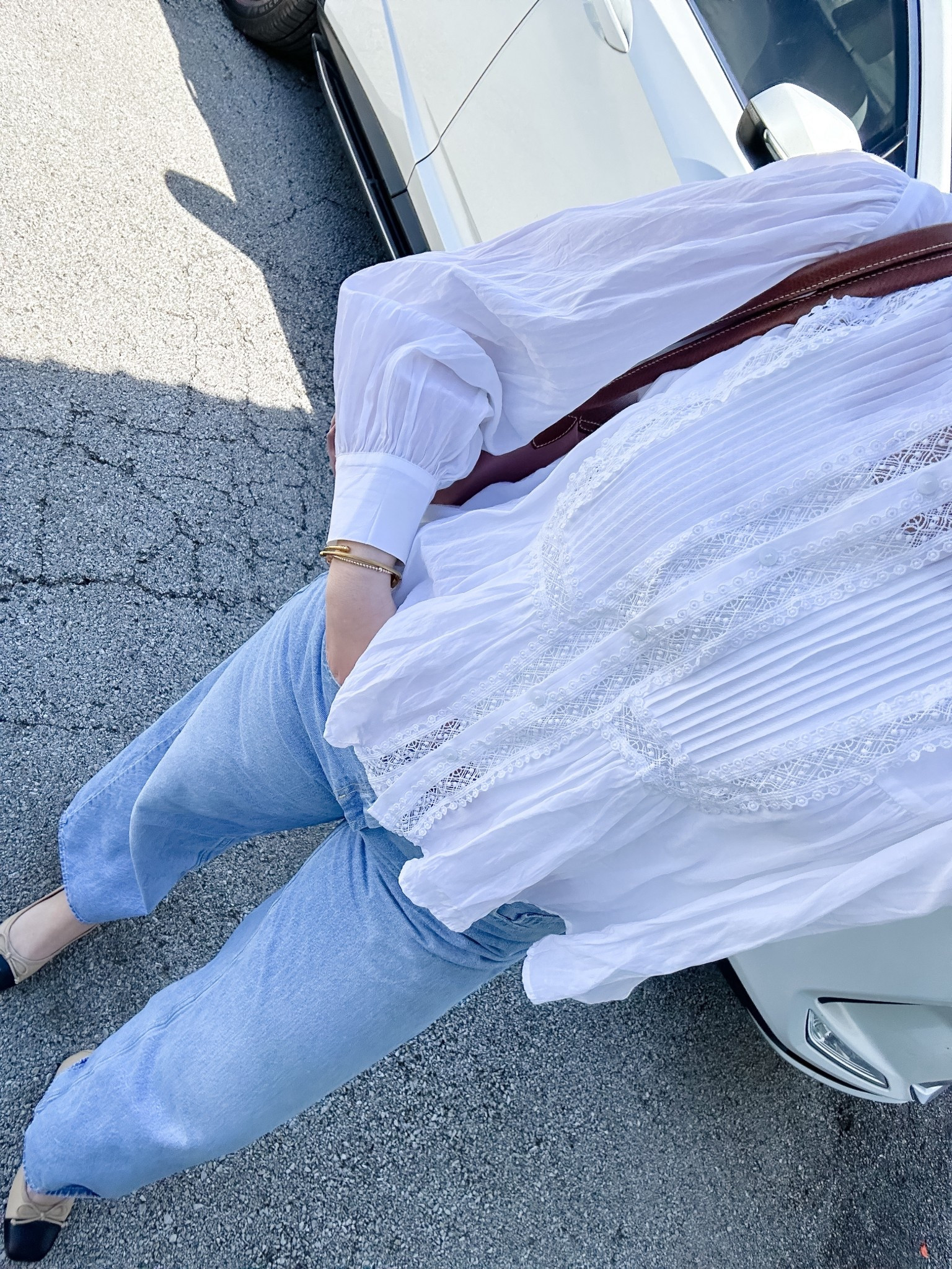 Work outfit!🤍✨

H&M blouse, wide leg long length jeans, light wash jeans, Old Navy jeans, tall girl approved, ballet flats, Longchamp bag, work tote, office outfit inspo, ootd, abby_louanne

#LTKootd #LTKWorkwear #LTKdayinmylife