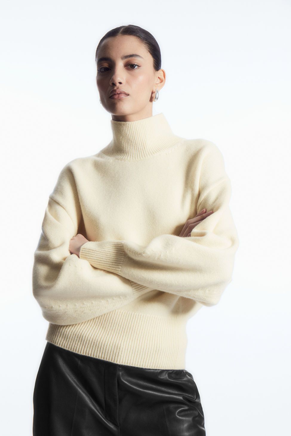 FUNNEL-NECK WAISTED WOOL JUMPER - CREAM - COS | COS (EU)