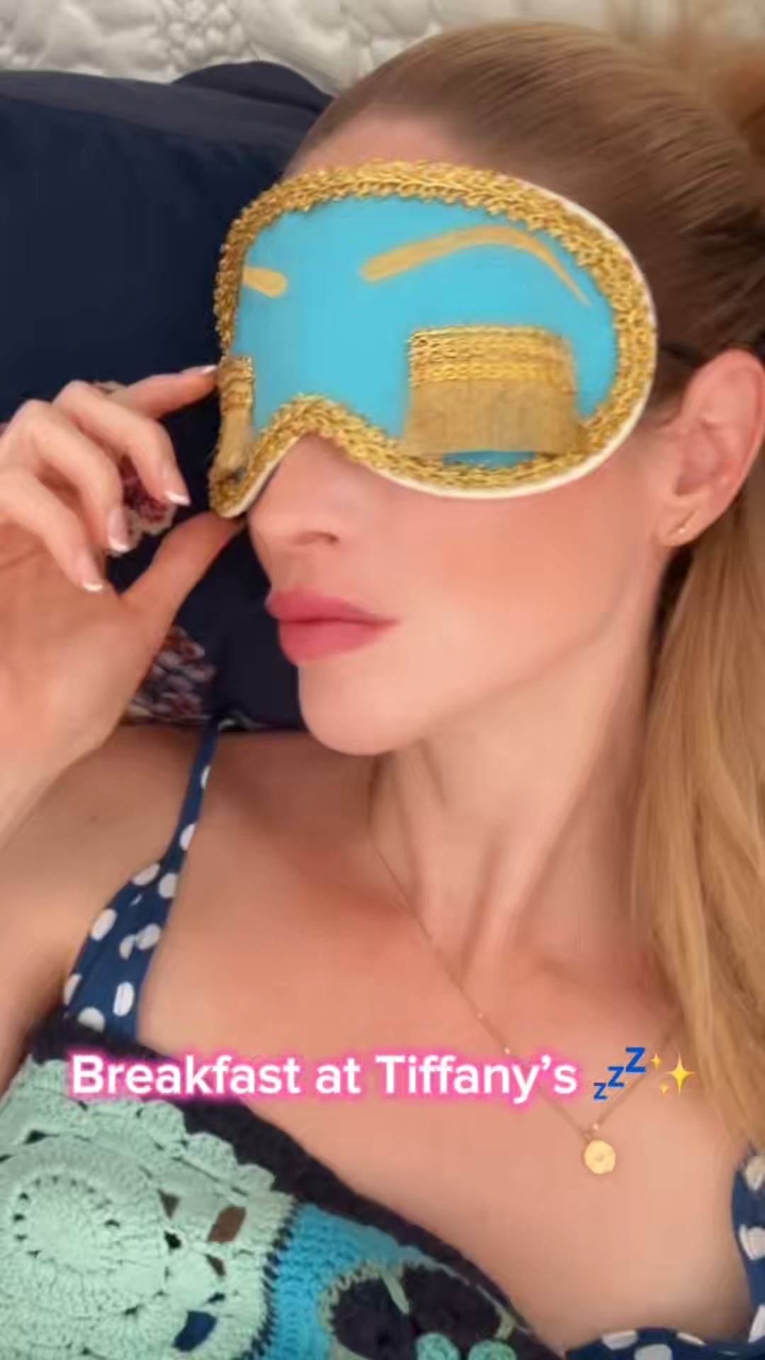 Channel your inner Audrey Hepburn with this Breakfast-at-Tiffany’s inspired sleep mask 💤✨ Soft satin, long lashes, and just the right amount of glamour make it the cutest way to block the world and dream big. Perfect for travel, naps, or gifting.
* Earplugs not shown.
#BreakfastAtTiffanys #AudreyHepburnSleepMask #LuxurySleepMask #TravelAccessories #LTKGiftGuide


#LTKFindsUnder50 #LTKStyleTip #LTKHome