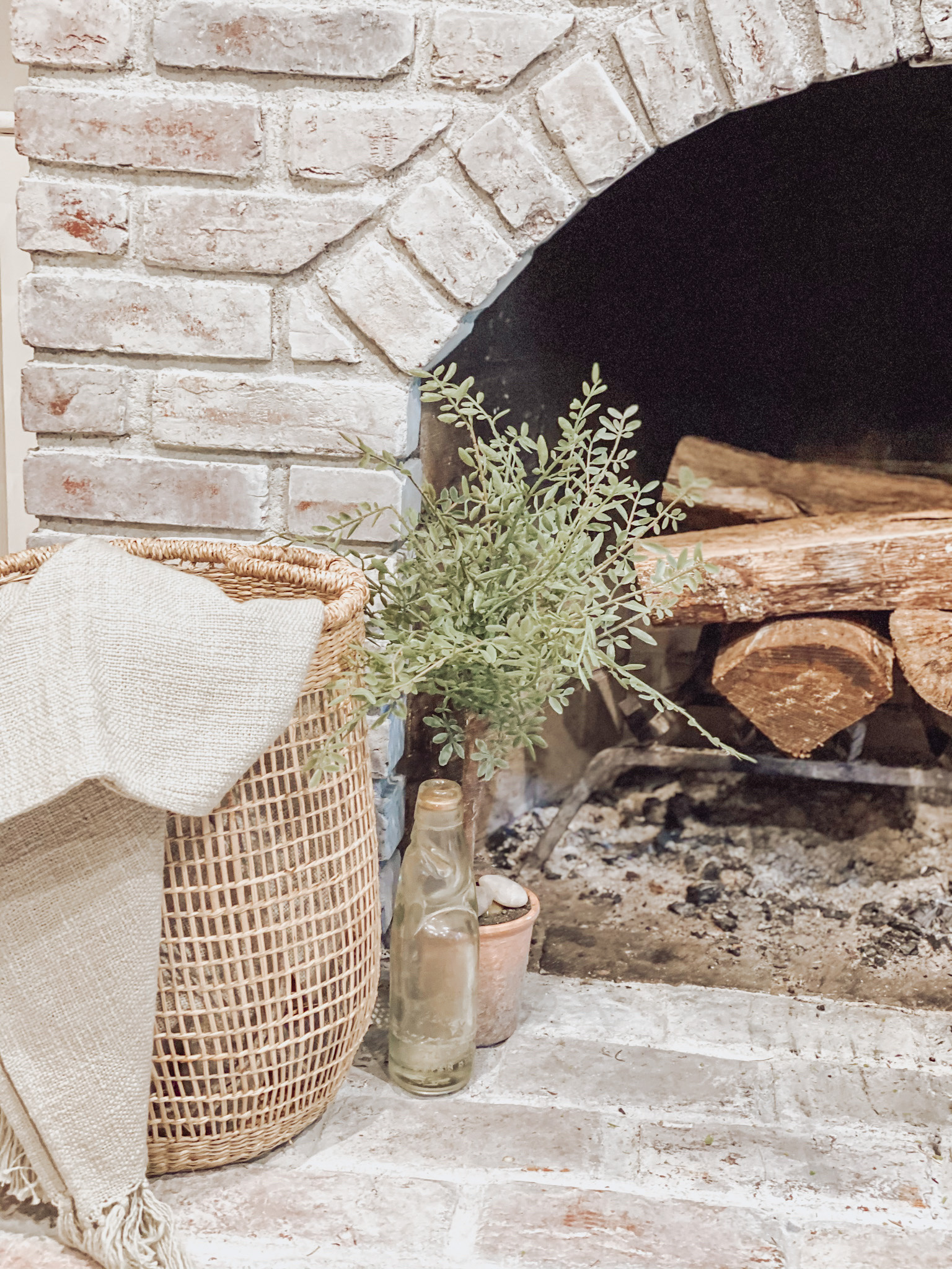✨ Embrace the elegance of simplicity! This contemporary living room combines neutral hues with a cozy fireplace for a look that’s both modern and timeless. 🌿 #contemporarydecor #livingroominspo

#LTKStyleTip #LTKHome