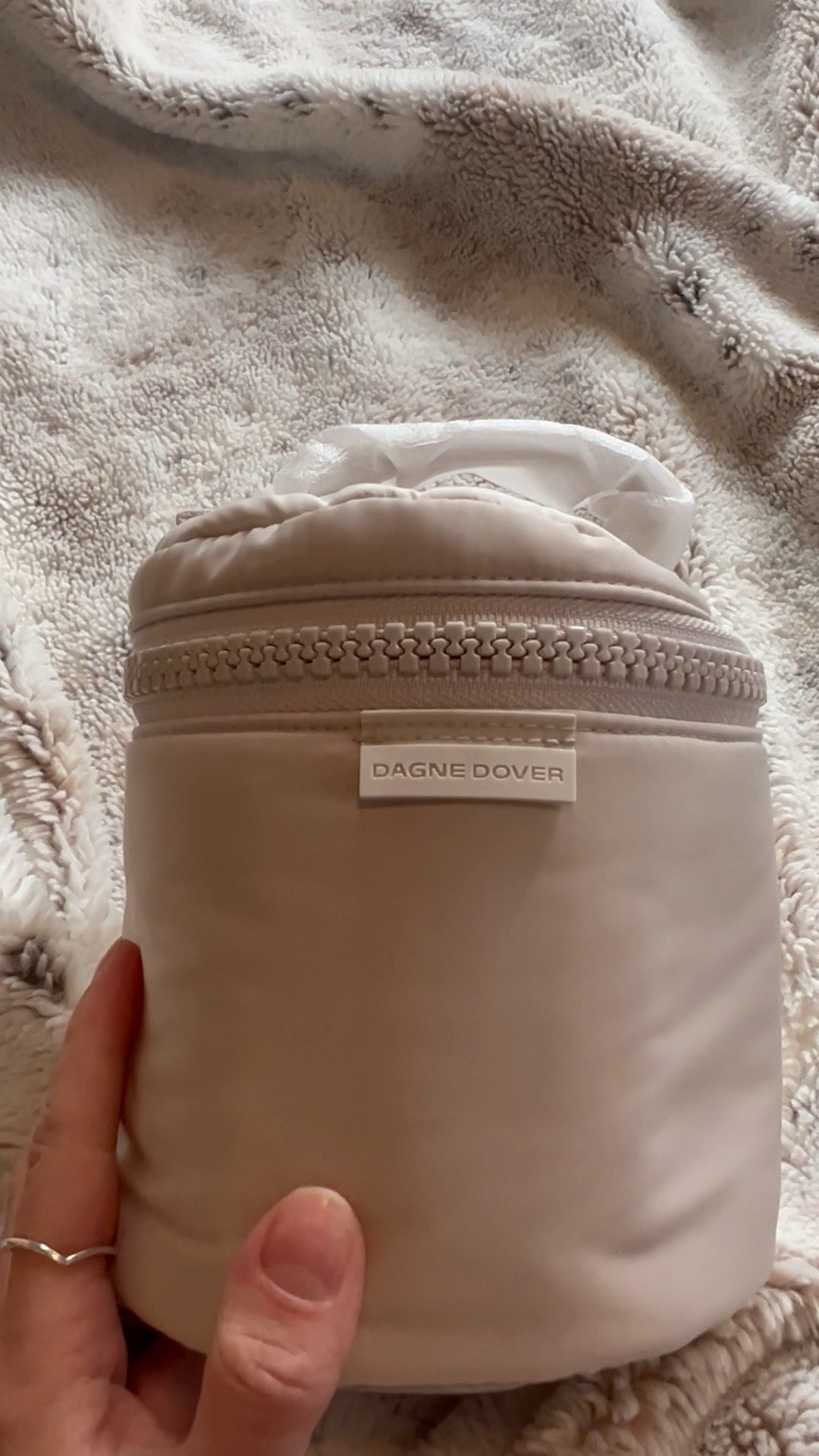 #travelessentials #organization #travel #toiletrybag #toiletryorganizer #dagnedover

#LTKFind #LTKtravel #LTKunder50