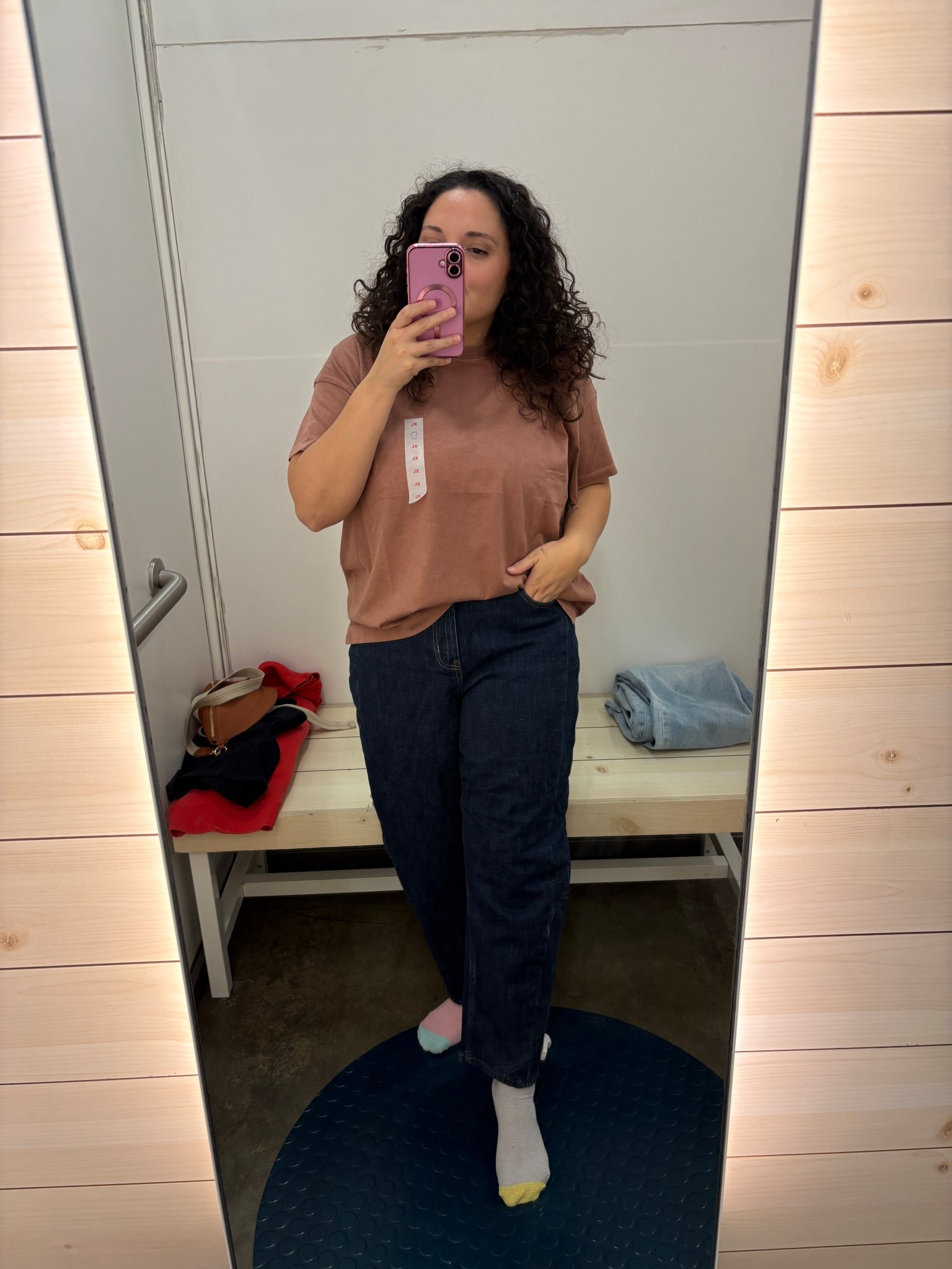 Casual old navy t shirt and barrel jeans

#LTKSeasonal #LTKMidsize #LTKStyleTip