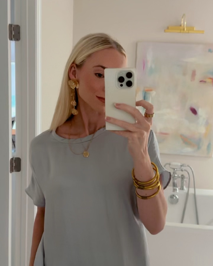 Summertime is just the best, that’s all ✨

Earrings: THE ELIZABETH CHRONICLES
Dress: ZARA
