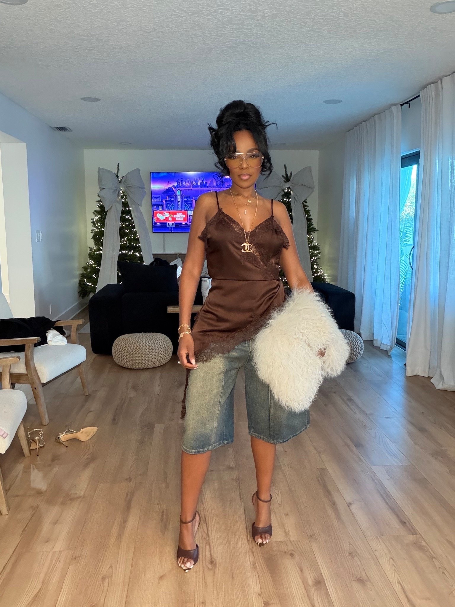 ✨ Elevated Texture, Unexpected Pairing

A silky lace-trim cami styled with relaxed denim creates the perfect balance of soft and structured. This look feels elevated yet effortless — proof that mixing textures is the easiest way to make a statement without overdoing it. Styled multiple ways, this is a true cost-per-wear win that works well beyond the holiday season.

Perfect for:
• Holiday dinners
• Date nights
• Girls’ night out
• Elevated casual events

📏 Sizing:
Top: Small
Denim: Small
Shoes: True to size

Measurements:
5’4” · 140 lbs · 36D · 27” waist · 40” hips

Save this post to revisit later — this outfit is easy to rewear and restyle, so the cost per wear keeps dropping.

Silky cami outfit, lace trim top styling, denim and heels look, elevated casual outfits, holiday texture mixing, chic night out style.

Follow me on Instagram and YouTube @kirasfashionfinds