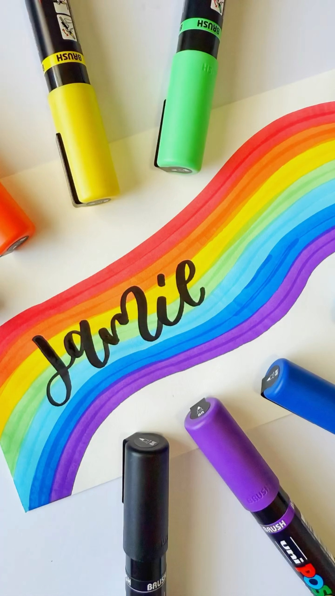 Rainbow mail 🌈💌 turning my new @posca_usa brush tip swatching into happy mail. It’s a win-win. These paint pens are also sooooooooo satisfying and layer right over the top of one another. 🤌🏻🌈 16 beautiful colors to work with!

🖌️: @posca_usa 
✉️: @papersource 

#artreel #poscapaintpens #poscabrushpen #rainbow #happymail