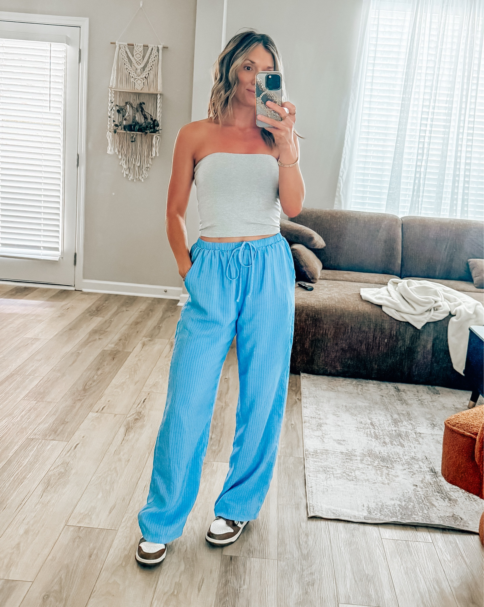 Light & effortless linen pants + @Nike dunks 🤎🩵

#LTKootd #LTKPetite #LTKmomlife