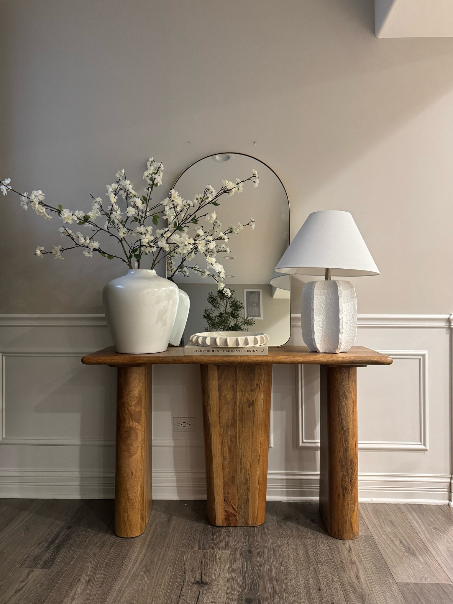 Console table styled for spring with Joss & Main #jossandmain #jossandmaincommunity #jossandmainpartner #jossandmainedit #myjossandmain #consoletable #springdecor #2025hometrends @jossandmain 

#LTKHome #LTKSaleAlert #LTKMostLoved