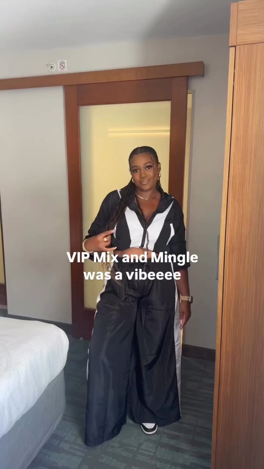 Ending my birthday month with the best gift ever!! Thank you to @chrisbrownofficial + his entire team for making this a night to remember!! My hubby @kareemvirgo did his BIG one with giving me the VIP experience from beginning to end 🥹

@shopchrisbrownofficial 

Hair: @stephanieverdieu_ 
MUA: @unbeatablefaces 

#breezybowl #breezybowlxx #chrisbrown #chrisbrownconcert #teambreezy #teambreezy4life #mixandmingle #meetandgreet