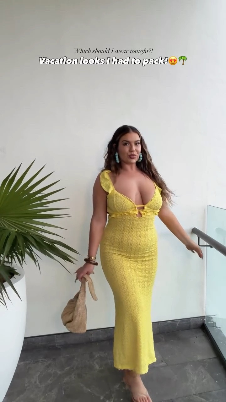 Are we team 💛 or🌶️?! Help, I got 30 mins! lol 

🌶️Wearing L/ 10 in the red dress  (has some stretch and adjustable halter I paired with my multi-way bra!)

💛Wearing a L in the yellow dress (the back is adjustable so no bra needed!)