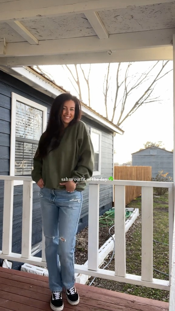 the Levi 501s are comffyyyyy ☘️

#LTKover40 #LTKfindsunder100 #LTKstyletip