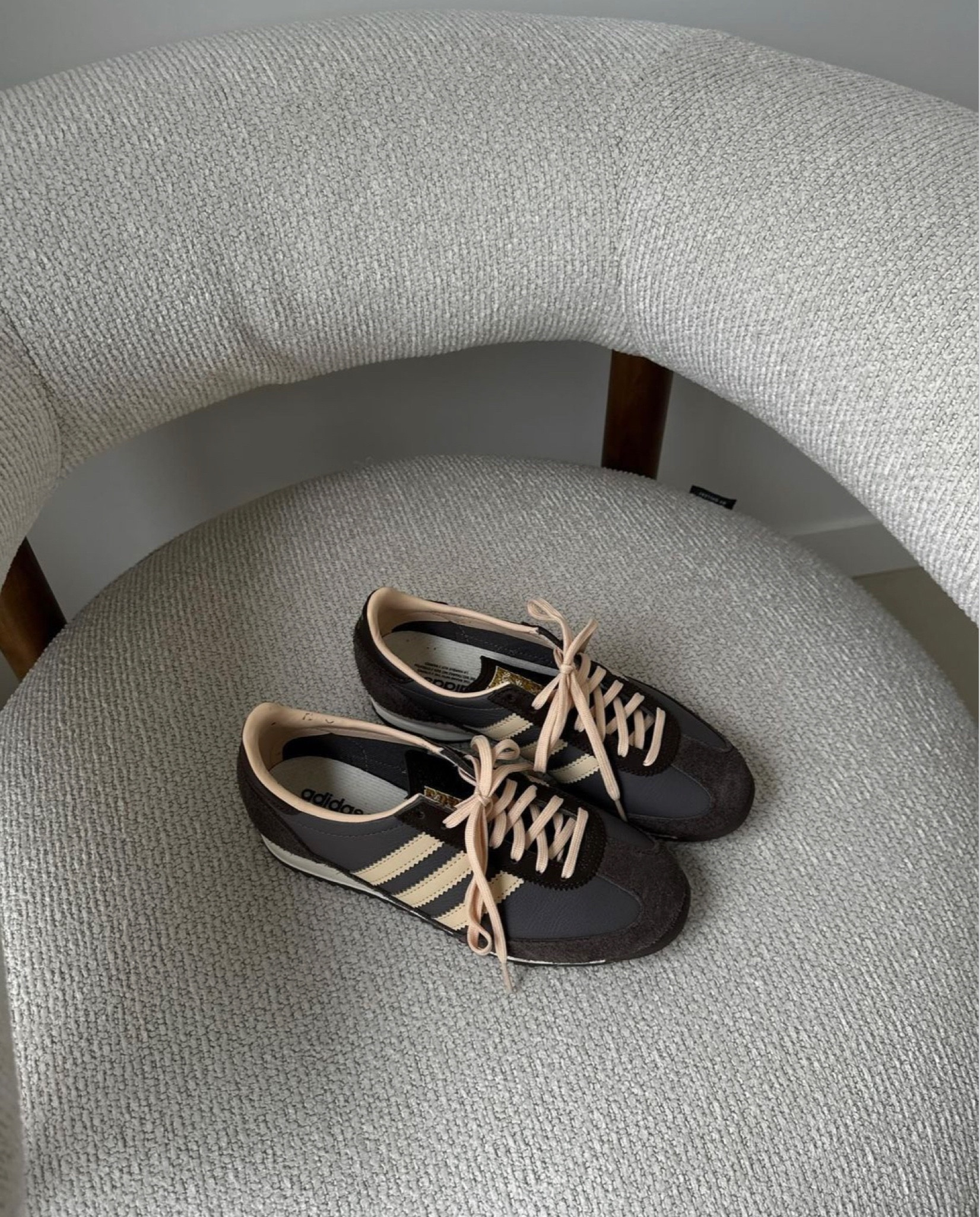 CRUSH FOR ADIDAS SL 72


Publicité 

#LTKautumn #LTKfrance #LTKshoes