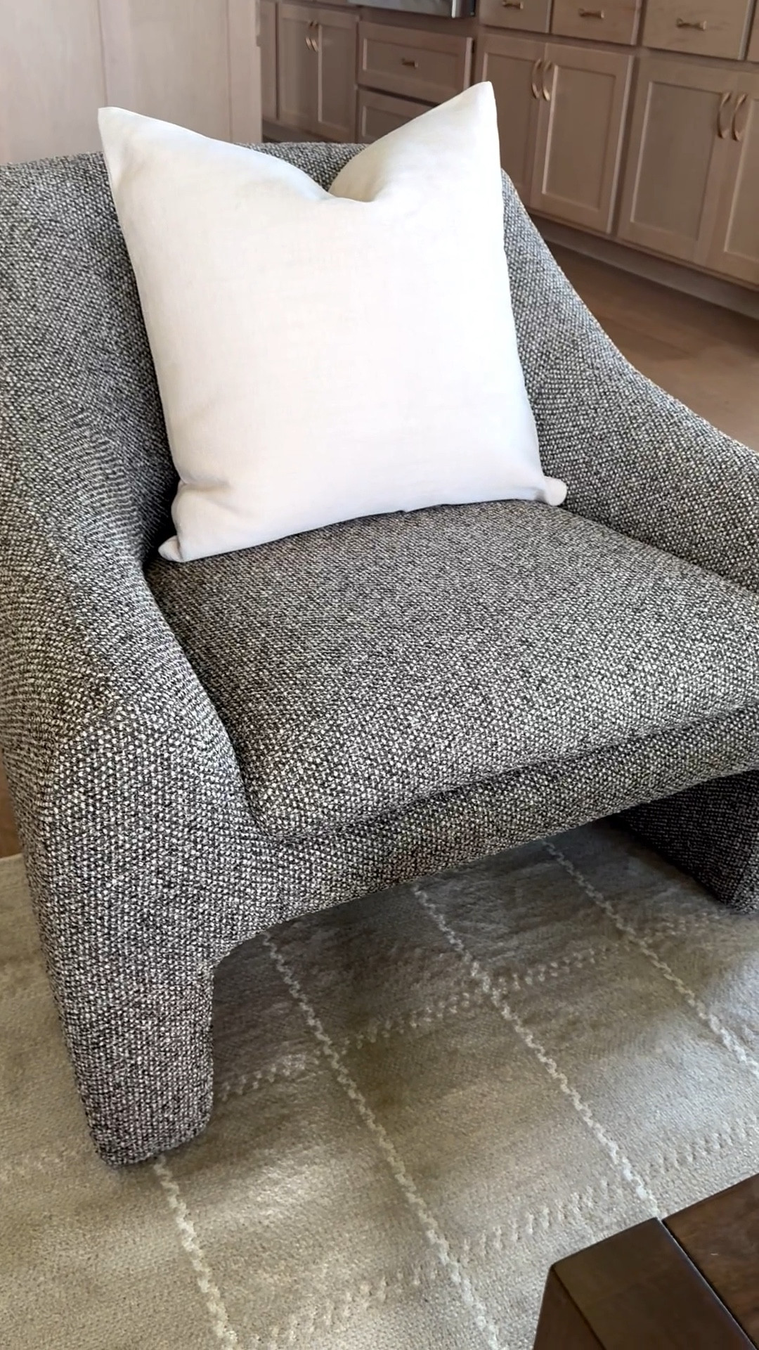 Accent chair I’m loving! Under $250! 😍

#LTKHome