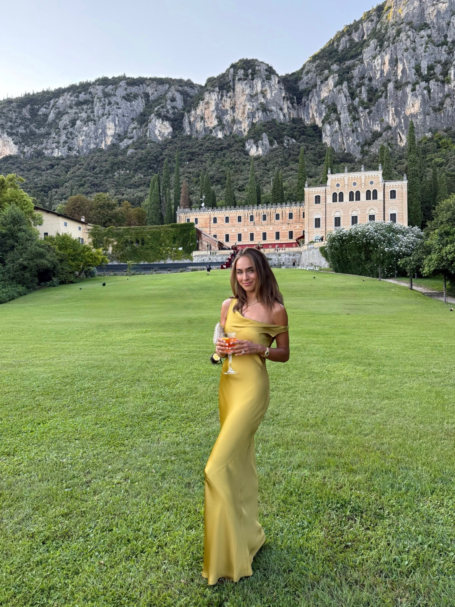 Norma Kamali dress
Cult Gaia clutch
Jimmy Choo heels 

#LTKShoeCrush #LTKItBag #LTKWedding