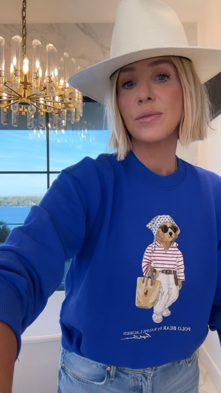 My go to packable hat for summer 3 years running! It’s just the best! Also how cute is this new light weight sweatshirt from RL 😍😍😍 wearing a small 