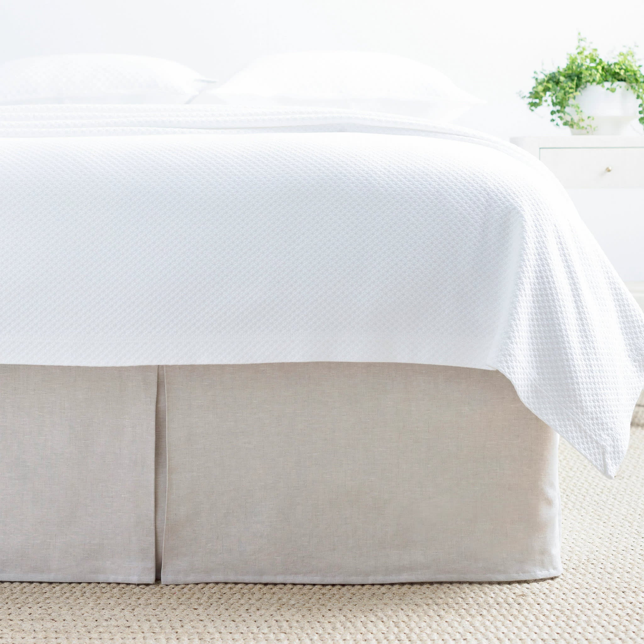 Lush Linen Natural Bed Skirt - King | Annie Selke