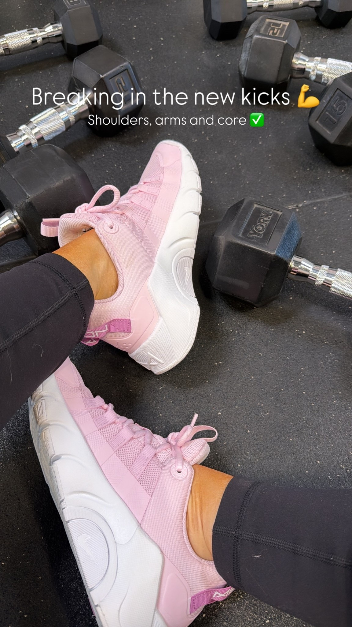 Breaking in the new kicks 💪 Shoulders, arms and core ✅