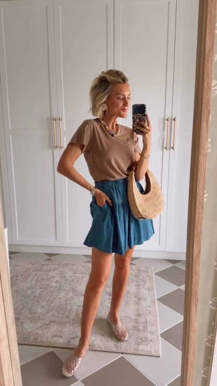 This tee goes with everything- and this skirt is so feminine and versatile as well! It’s a great length and isn’t too short or too long! Work or weekend wear ready! Use code LOVERLY20 for 20% off at Anthropologie! Wearing S in the tee and

#LTKSeasonal #LTKootd #LTKWorkwear