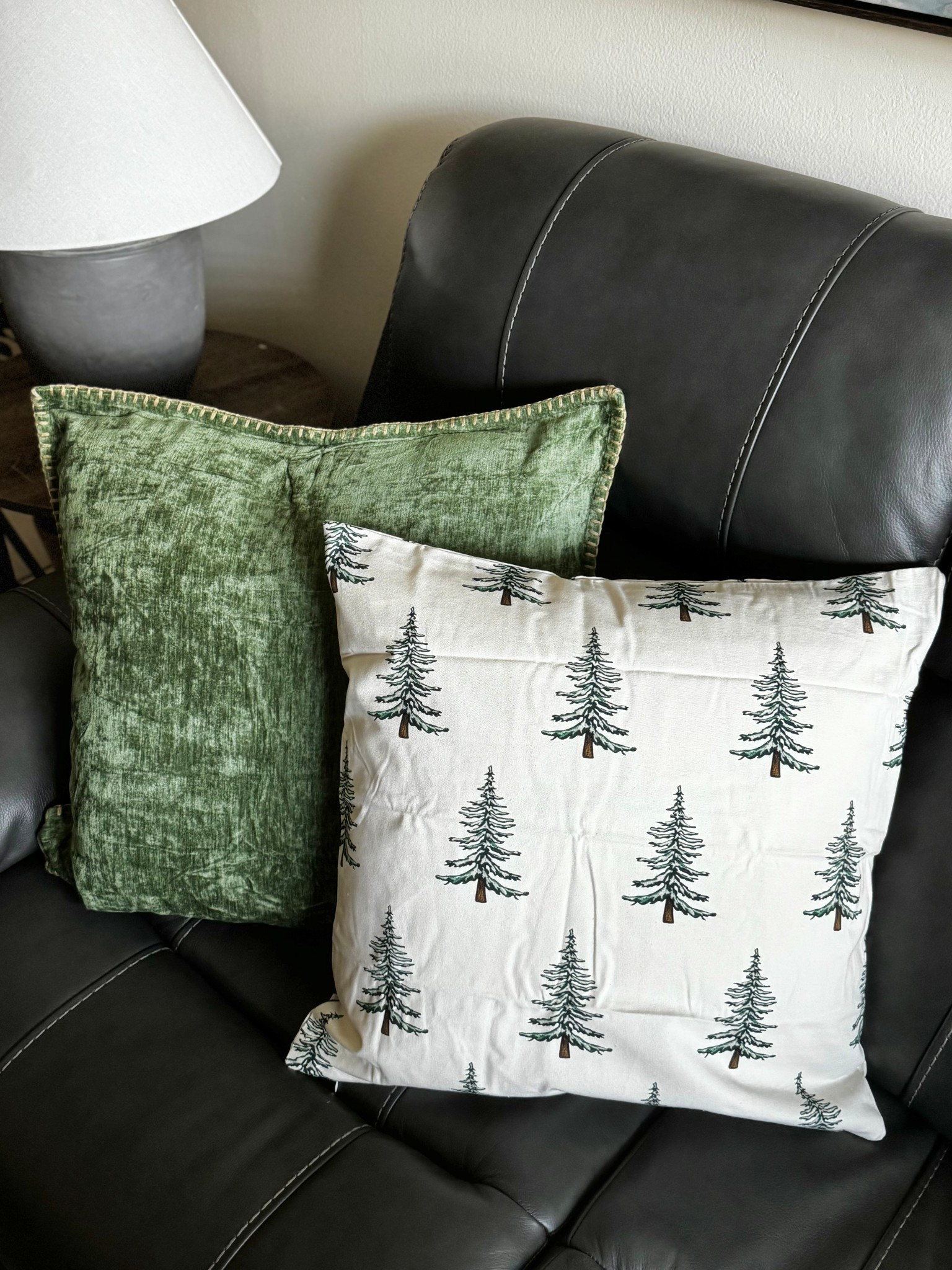 Christmas decor 

#LTKHoliday #LTKHome #LTKSeasonal