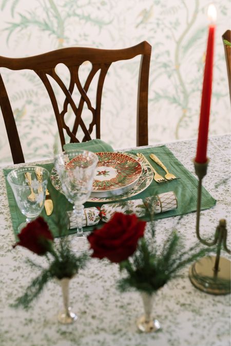 A classic red and green tablescape for the holidays ❤️💚

#LTKstyletip #LTKfindsunder100 #LTKhome