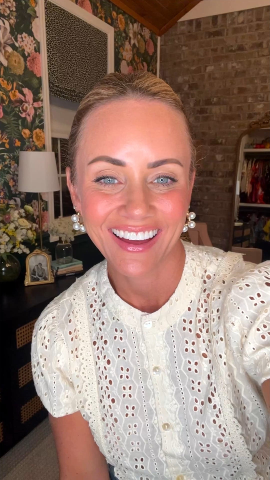 Love these wide leg high waisted jeans!  TTS and I’m in a size 25/0.

#kbstyled #jeans #denim #highwaistedjeans #widelegjeans

#LTKSaleAlert #LTKFindsUnder50 #LTKOver40