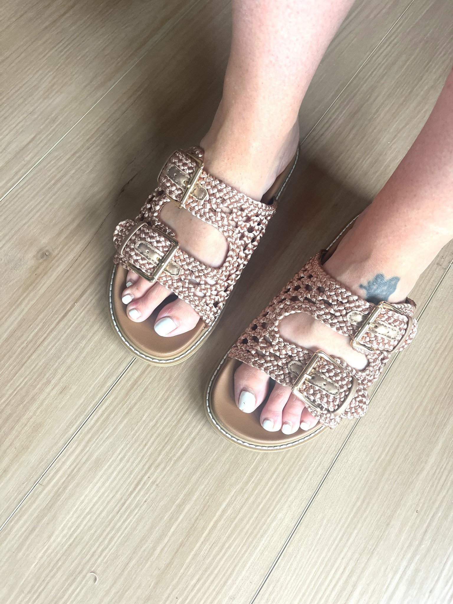 My favorite summer sandal that is actually COMFORTABLE!!!!!

#LTKShoeCrush #LTKSummerEdit #LTKSeasonal