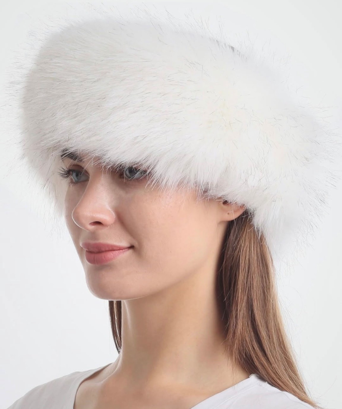 Faux fur earmuff headband $14.99

#LTKSeasonal #LTKSaleAlert #LTKGiftGuide
