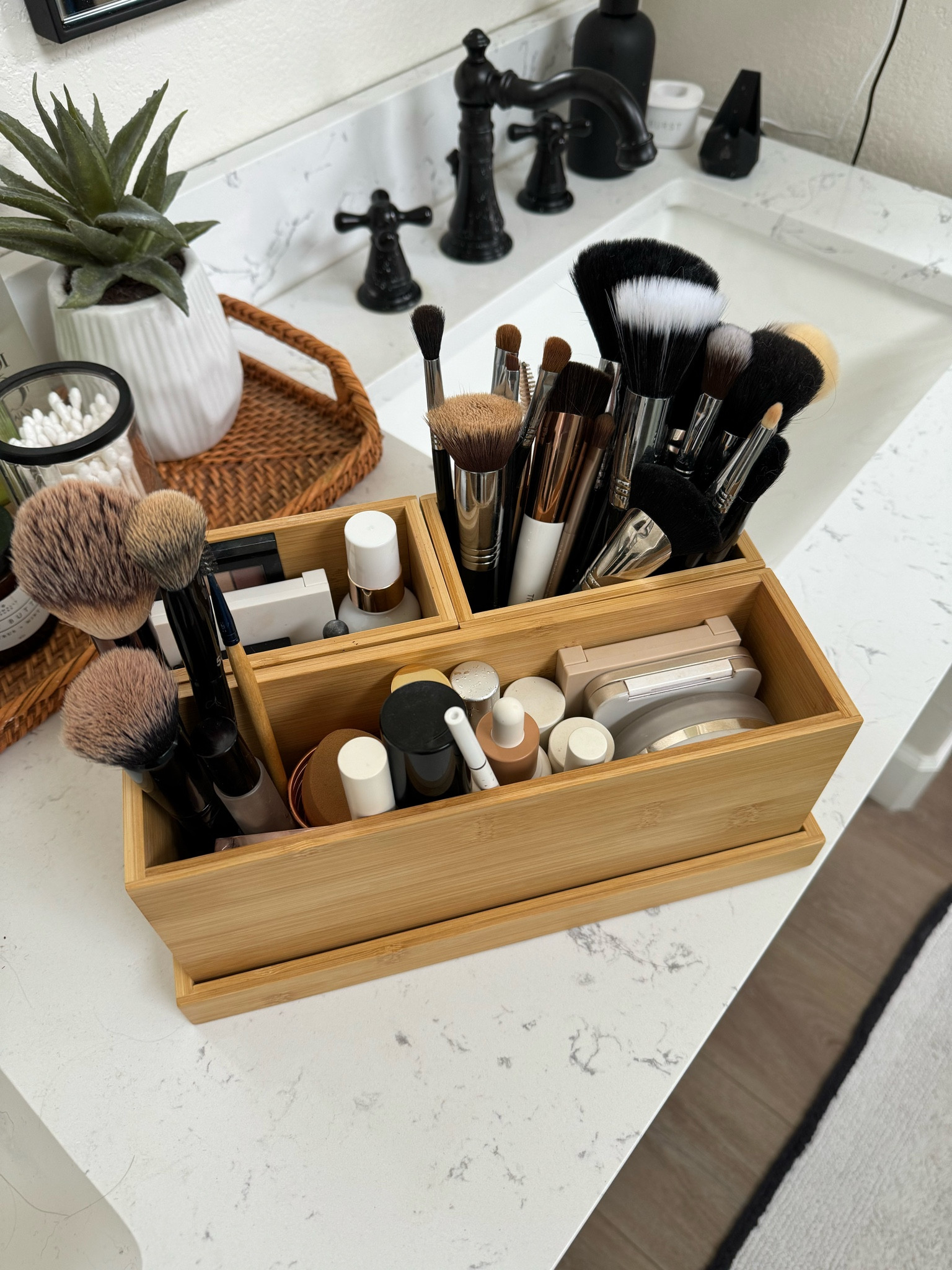 Bathroom makeup organizer 

#LTKfindsunder50 #LTKbeauty