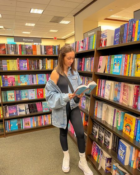 casual outfit; jumpsuit, oversized denim jacket, converse, Lululemon belt bag, bookstore outfit, bookstagram, booktok

#LTKstyletip