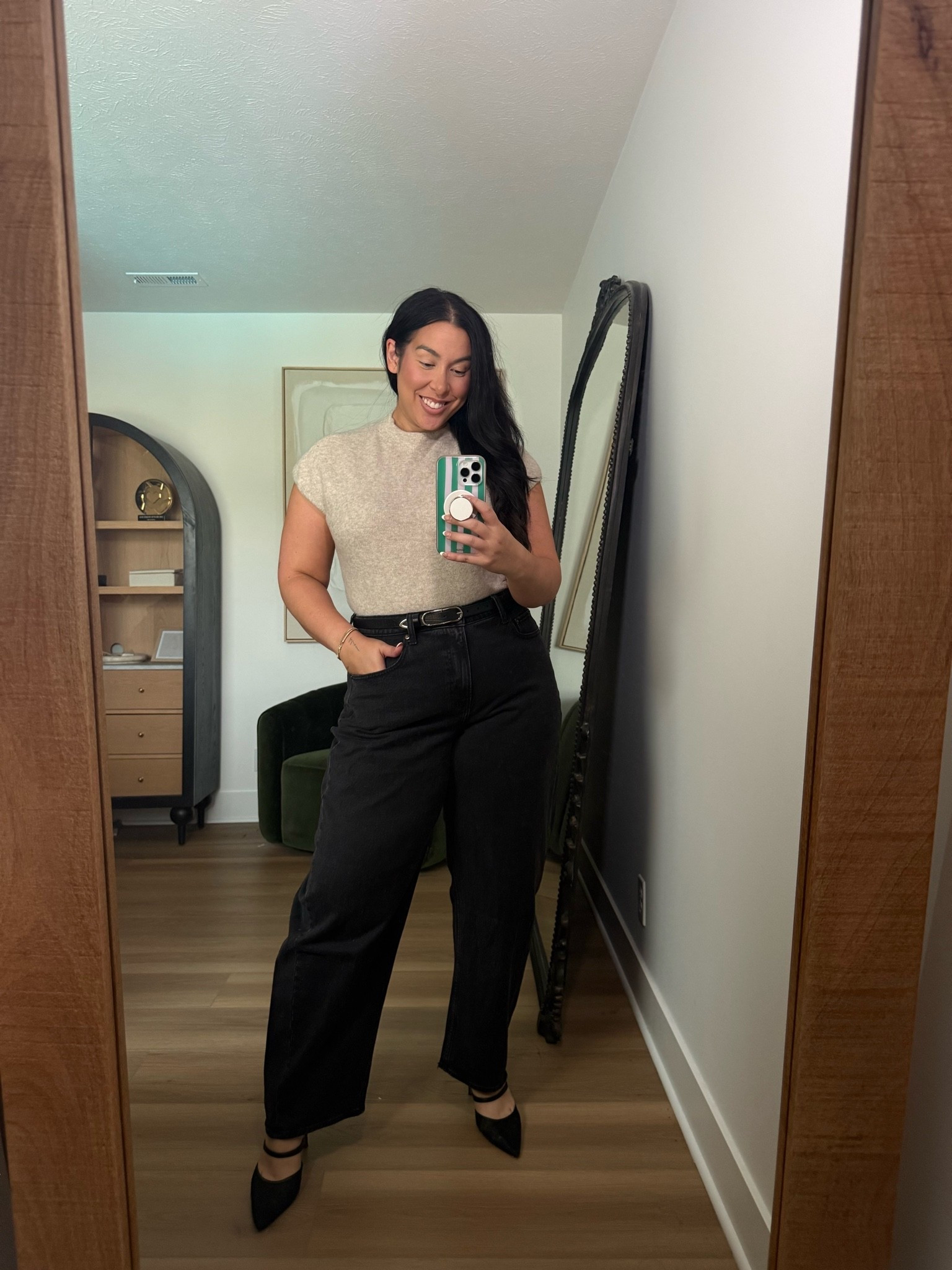 This outfit is giving all the fall workwear vibes! Midsize, midsize fashion, fall, workwear, Abercrombie

#LTKootd #LTKMidsize
