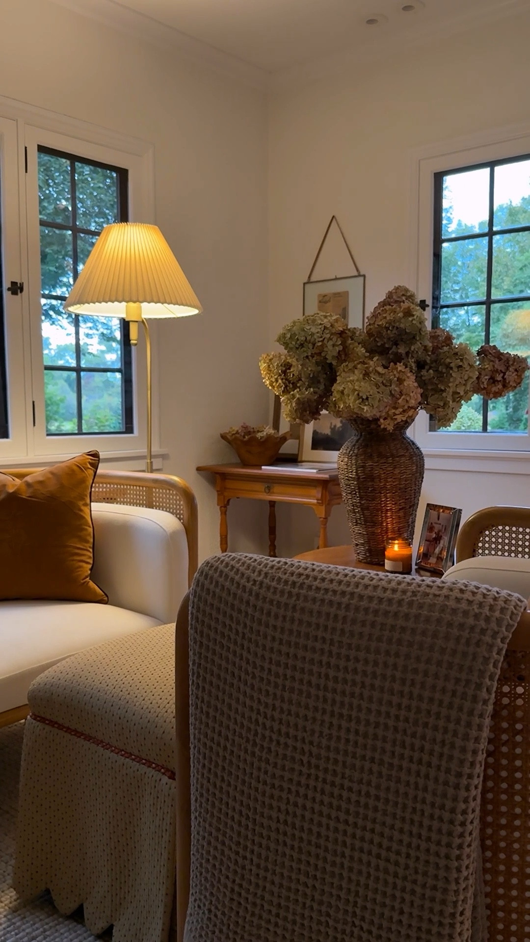 Linked everything I could from our fall living room refresh, including these plug-in lamp dimmers. My rust pillow is NA so I linked some alts  #autumnhomedecor 

#LTKSeasonal #LTKStyleTip #LTKHome