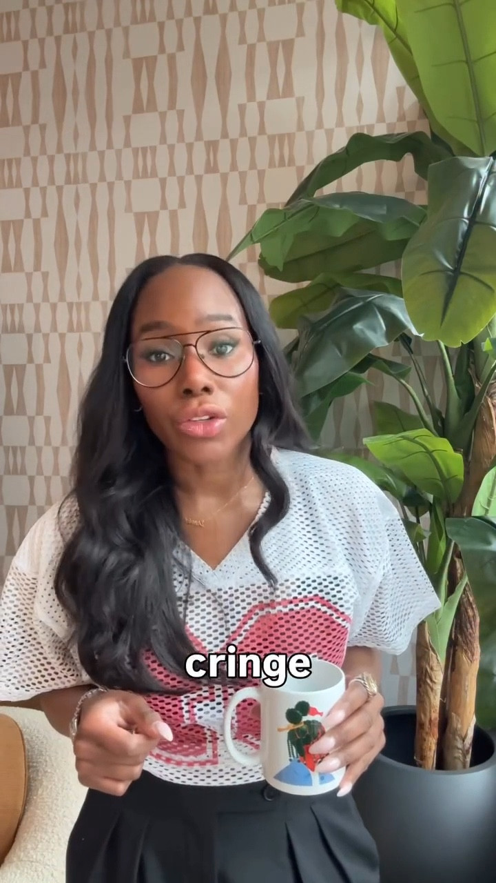 If you’re looking for a stylish technique to experiment with, THIS is the one, fren! 🤏🏾🤏🏾🤏🏾 Tap in if you love outfit juxtaposition! •
.
#outfitstyling #juxtaposition #outfittips #stylishgirls #styleadvice