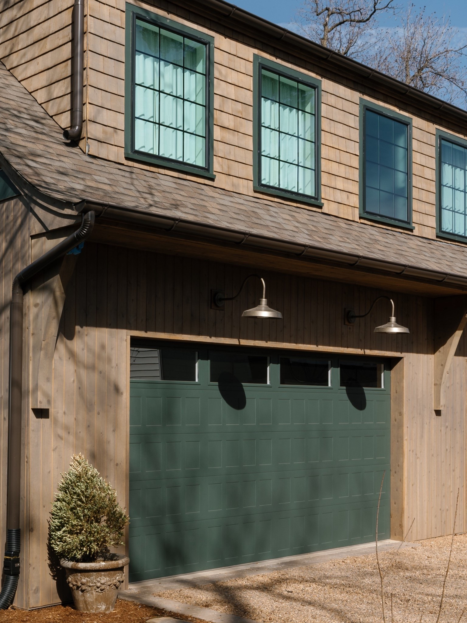 These barn exterior lights are less than $200 each! That’s such a steal 

#LTKHome