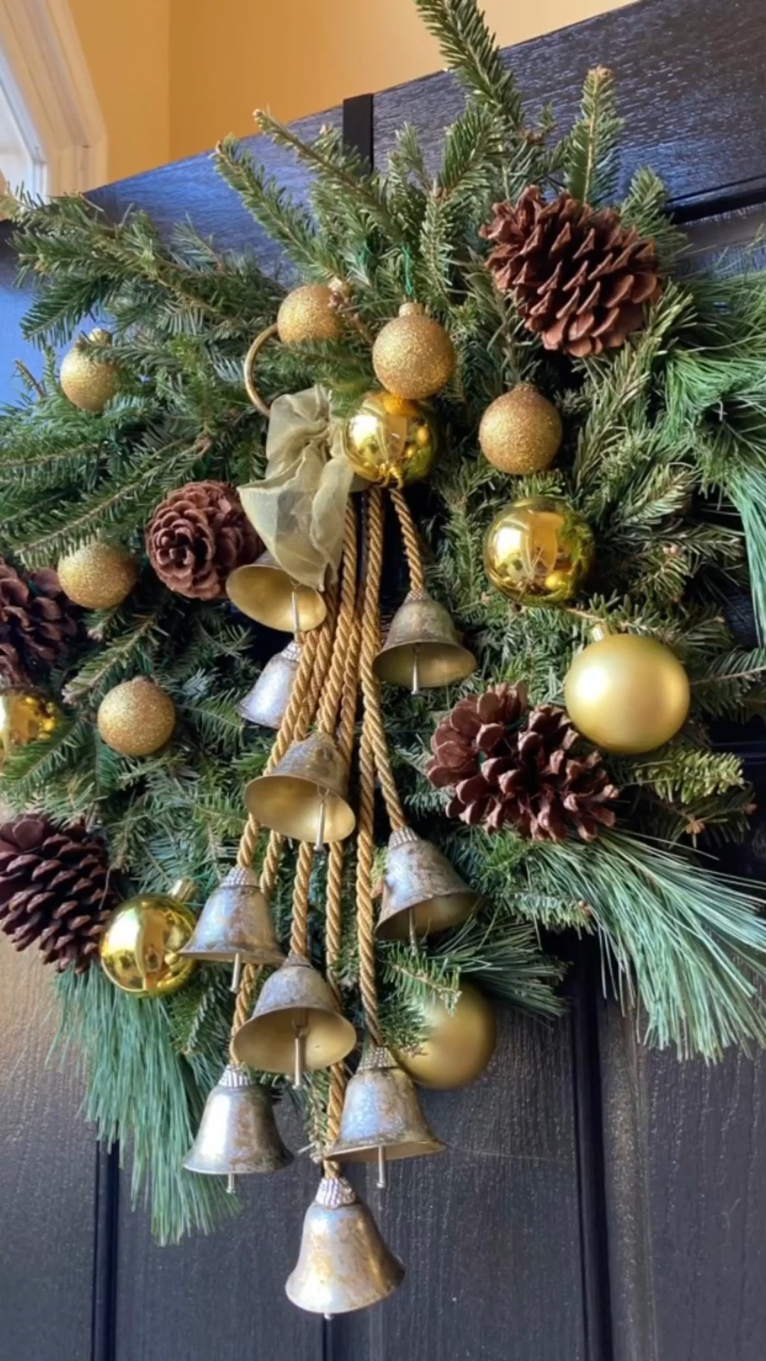 Fresh garland is one of my favorite holiday decorations! It’s so versatile and adds such a classic Christmas touch.

🎄 Perfect for the staircase 🎄 Gorgeous on the mantle 🎄 Lovely in wreaths

How do you decorate with garland? Share your favorites!

#christmaswreath #garlandd #christmasdecorations

#LTKSeasonal #LTKHome #LTKStyleTip