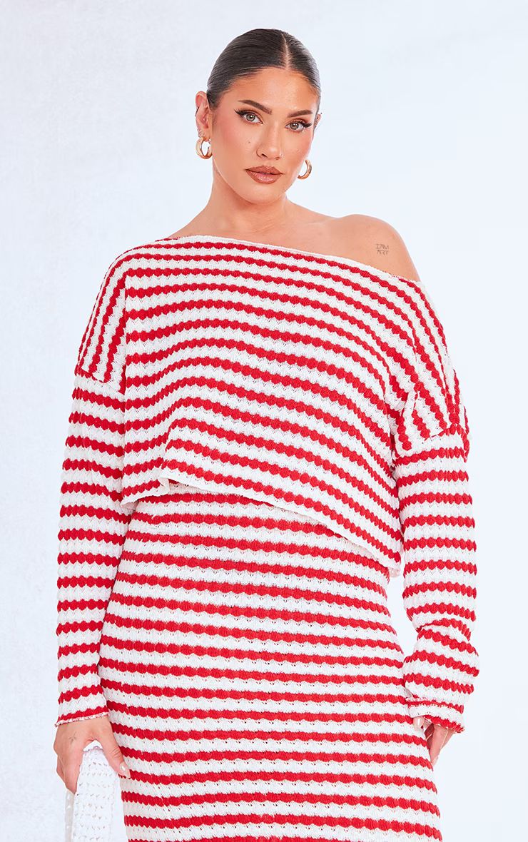 Plus Red Crotchet Crop Sweatshirt | PrettyLittleThing US