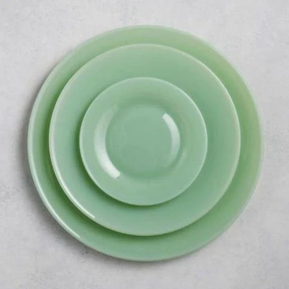 Jadeite green plate - 3 different sizes | Etsy (US)