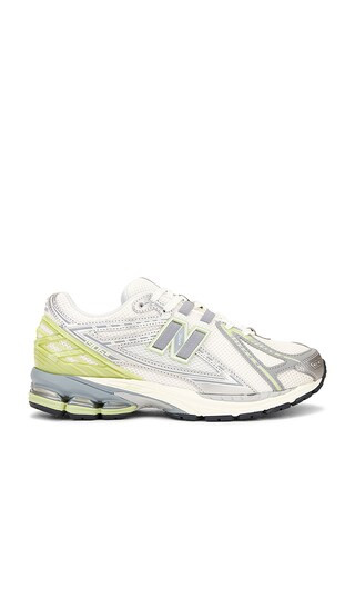 1906r Sneaker in Sea Salt, Everglade Green, & Slate Grey | Revolve Clothing (Global)