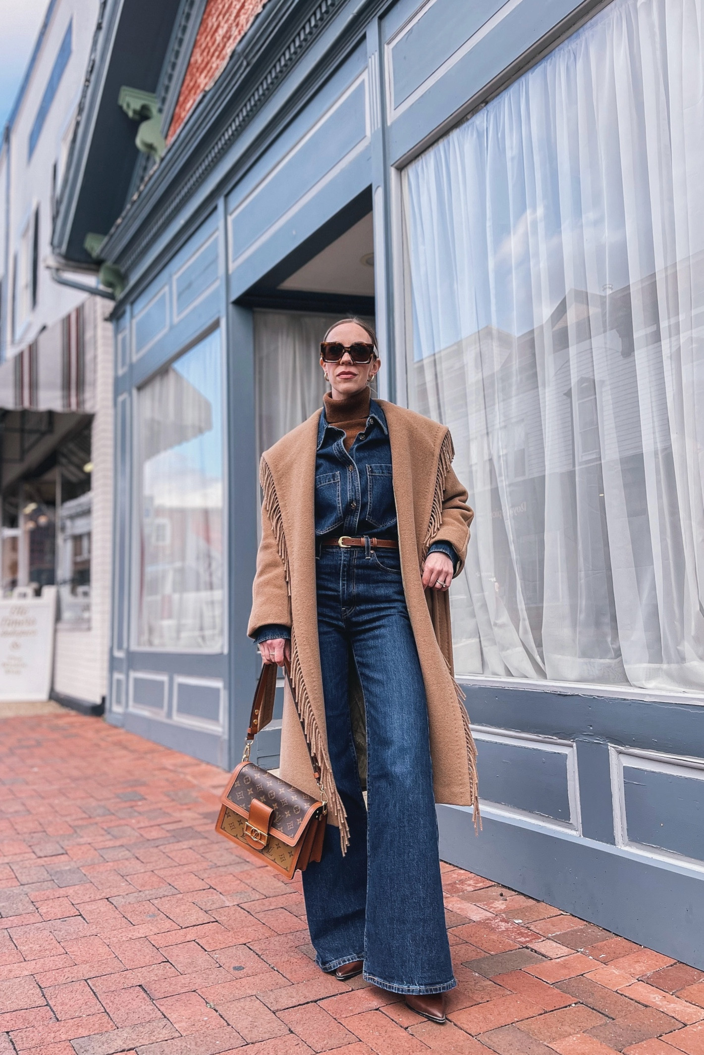 All denim outfit with fringe camel coat, dark rinse denim, Levi’s flare jeans (under $100)

#LTKFindsUnder100 #LTKStyleTip #LTKSeasonal