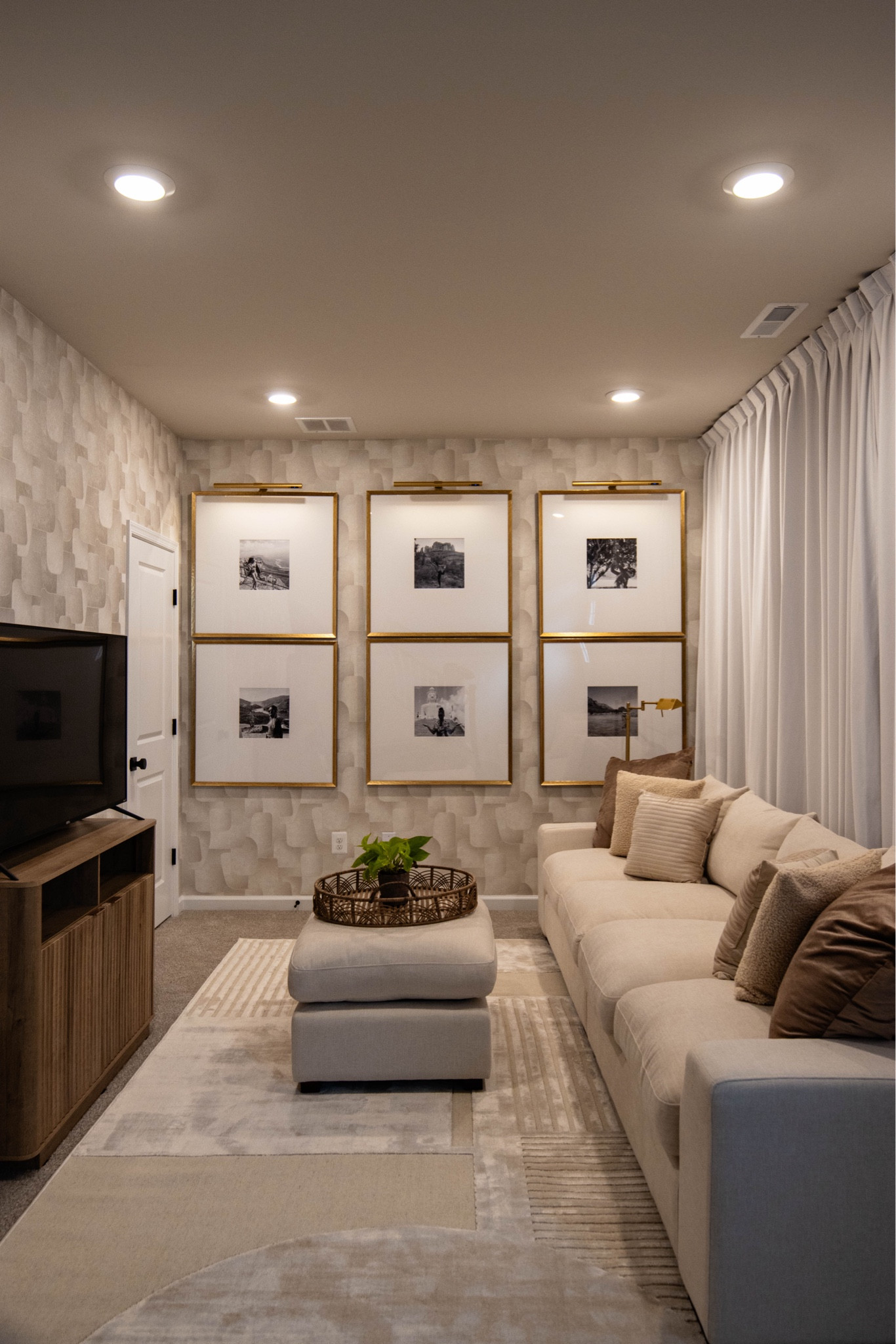 Light and airy living room, neutral living room, gallery wall 

#LTKhome