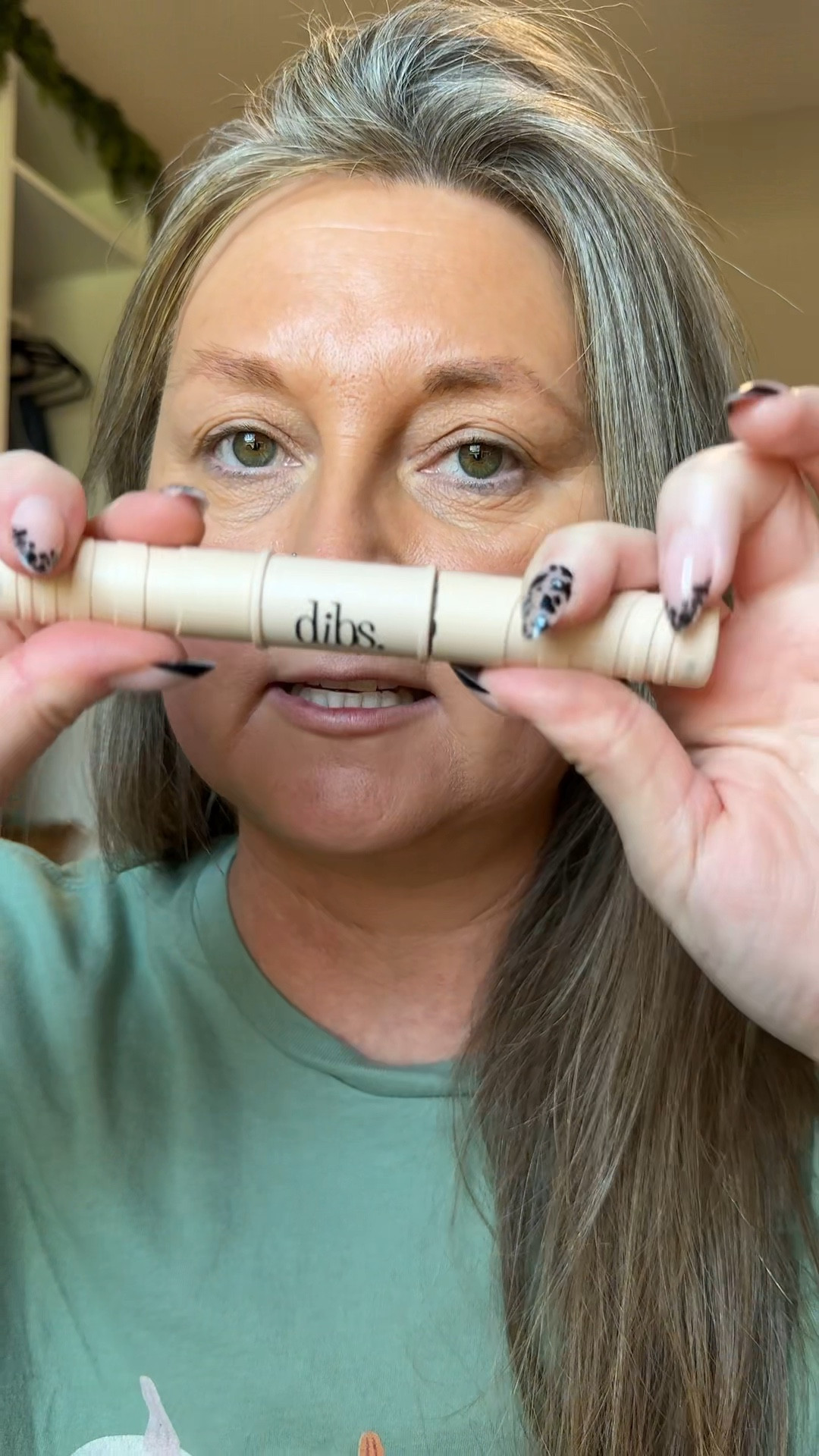 Okay, this one’s genius — the DIBS Double Standard Mascara gives you both a primer and a mascara in one. The primer is brown (yes, brown!) and it makes your lashes look fuller, softer, and more natural before you go in with the black side. Total game-changer 👏

#DIBSBeauty #DoubleStandardMascara #MakeupMustHave #VolumizingMascara #LashPrimer

#LTKStyleTip #LTKBeauty