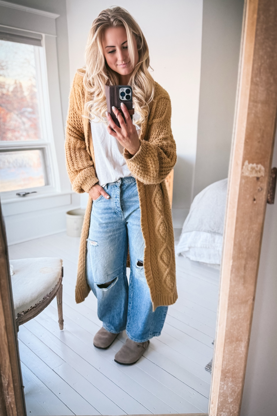 Cozy on a Friday. ✌🏻♥️

#LTKOver40