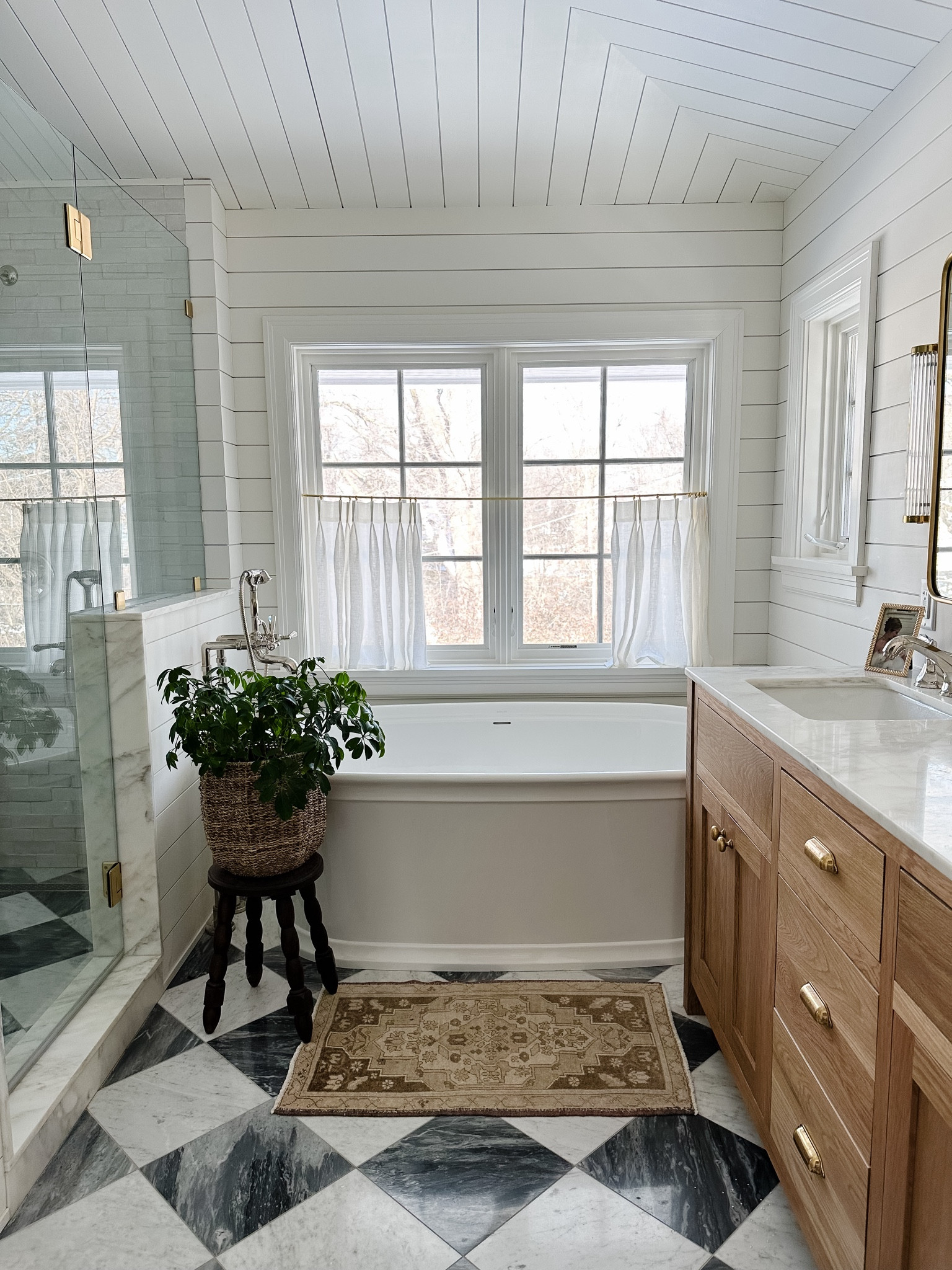 Cafe curtains and cafe rod details 