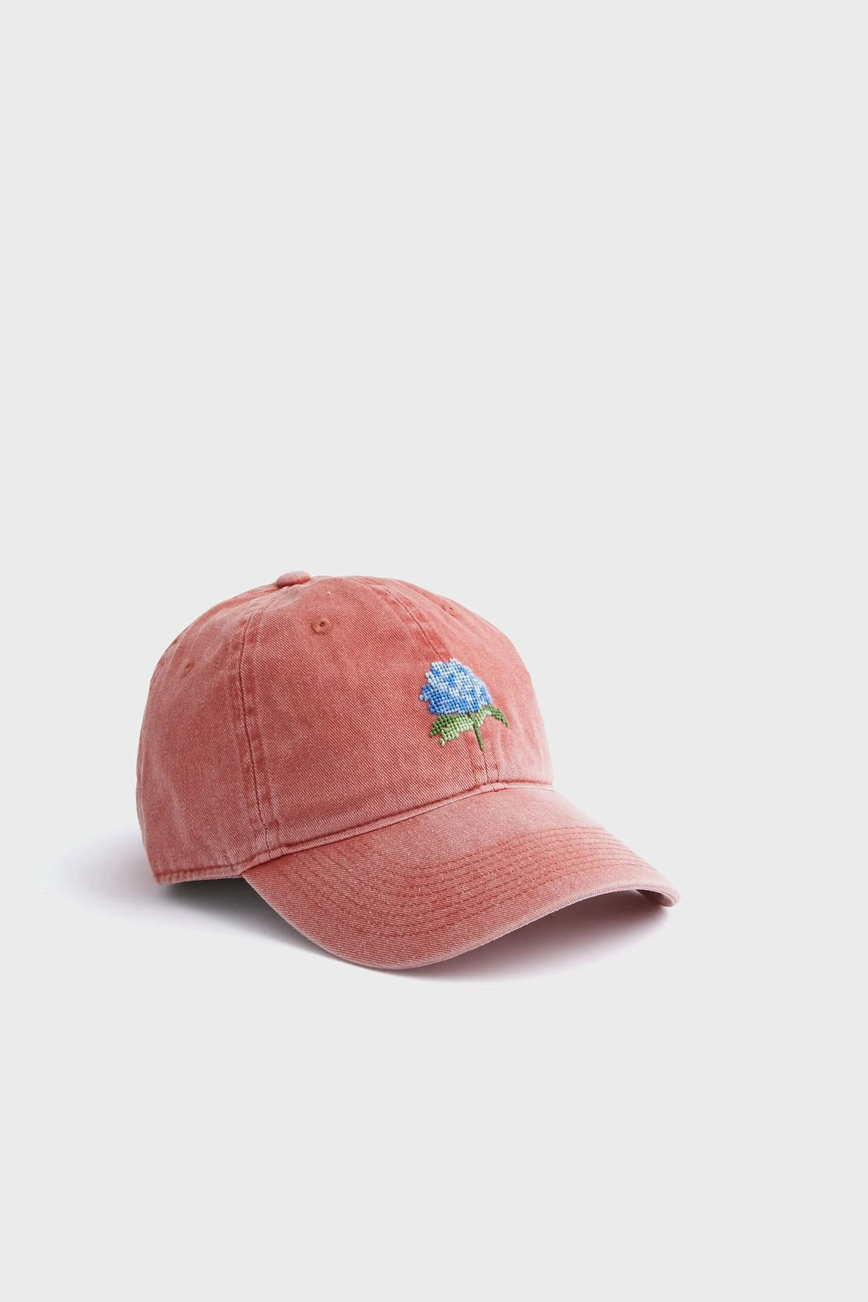 Nantucket Red Hydrangea Needlepoint Hat | Tuckernuck (US)