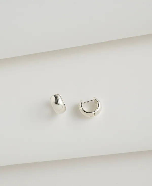 Demi-Fine Chunky Huggie Hoop Earrings | Madewell | Madewell