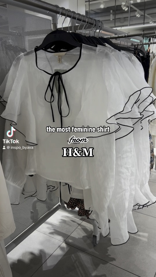 H&M shirt✨
Link is below⤵️

#LTKeurope #LTKstyletip #LTKunder50