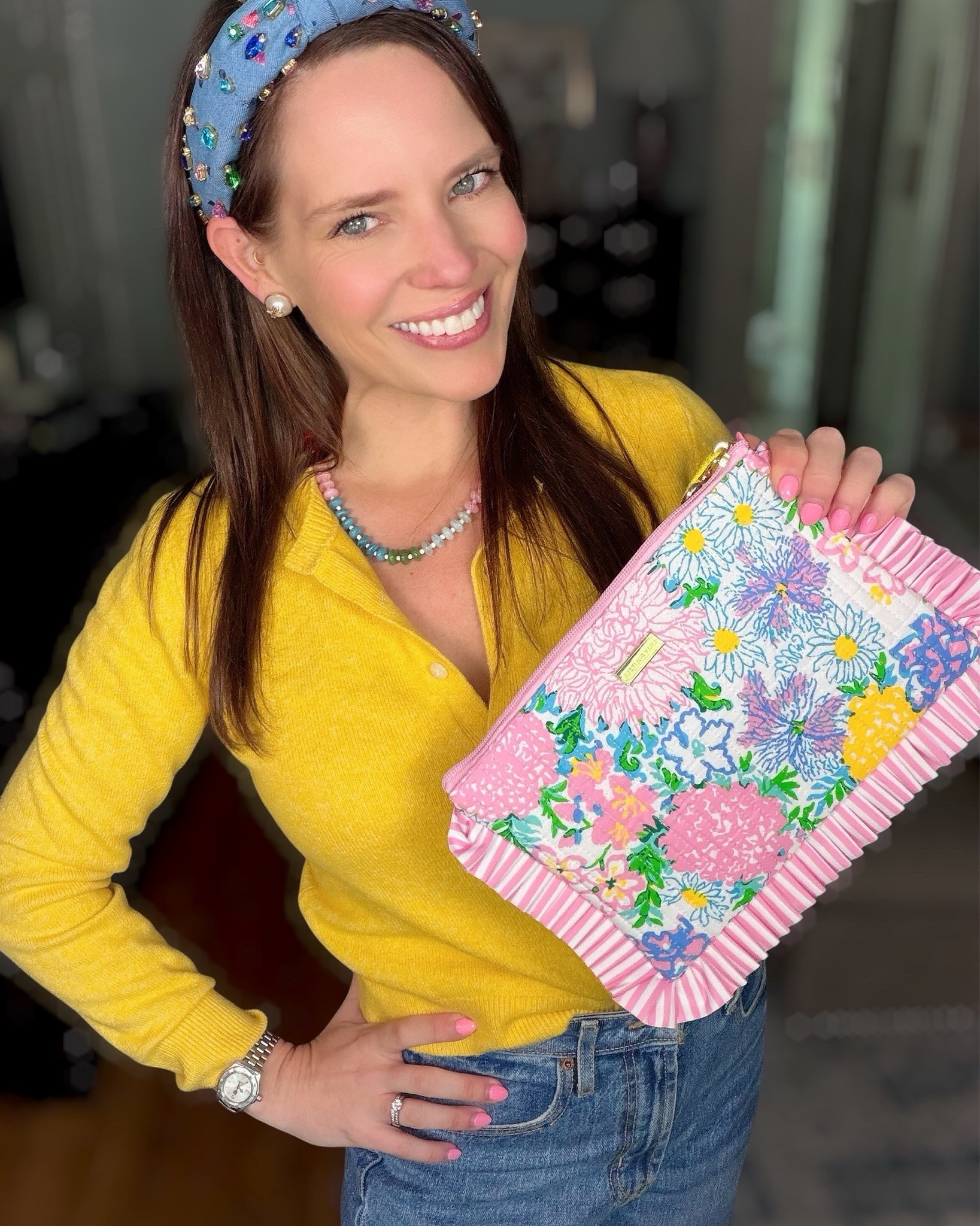 Yellow Cardigan & Wide Leg Jeans 💛 Easy Preppy Everyday Look


An easy everyday outfit I keep reaching for 💛 This soft yellow cardigan paired with high-waisted wide leg jeans is the perfect mix of polished and casual. The fit is so flattering and comfortable for running errands or a casual lunch date 👖

Added fun accessories to brighten it up—this colorful beaded necklace, jeweled headband, and the cutest Lilly pouch for a pop of print 🎀

Everything is lightweight, easy to mix & match, and perfect for transitioning into spring 🌼

Sizing: wearing XS in the cardigan and my usual size in the jeans (size 0/24).

spring outfit idea, casual preppy style, wide leg jeans outfit, everyday outfit inspo, colorful accessories outfit, affordable fashion finds, old navy style, mom style outfit

#LTKootd #LTKOver40 #LTKTravel