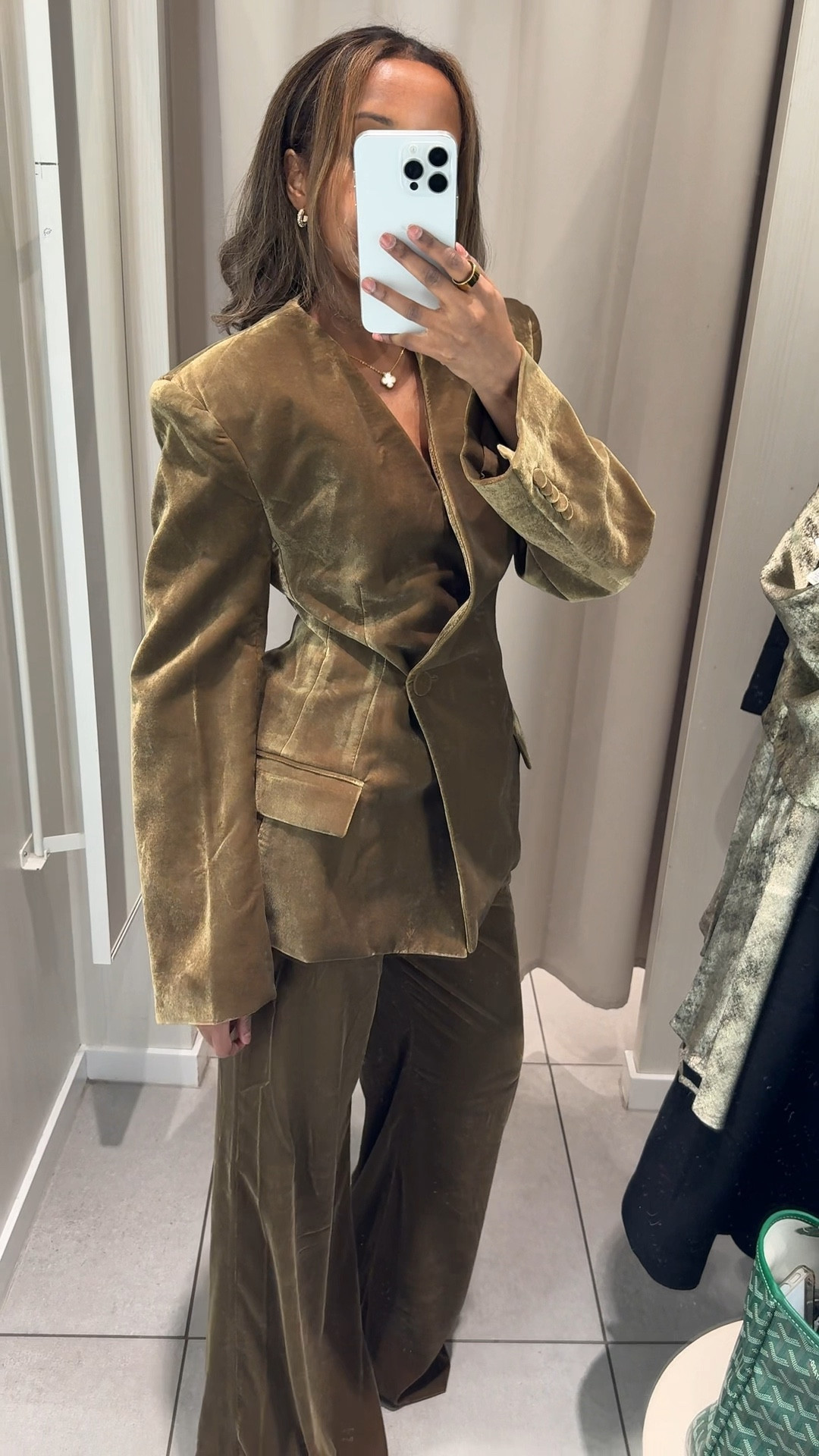 H&M velvet suit 

#LTKfestive #LTKCyberWeek #LTKuk