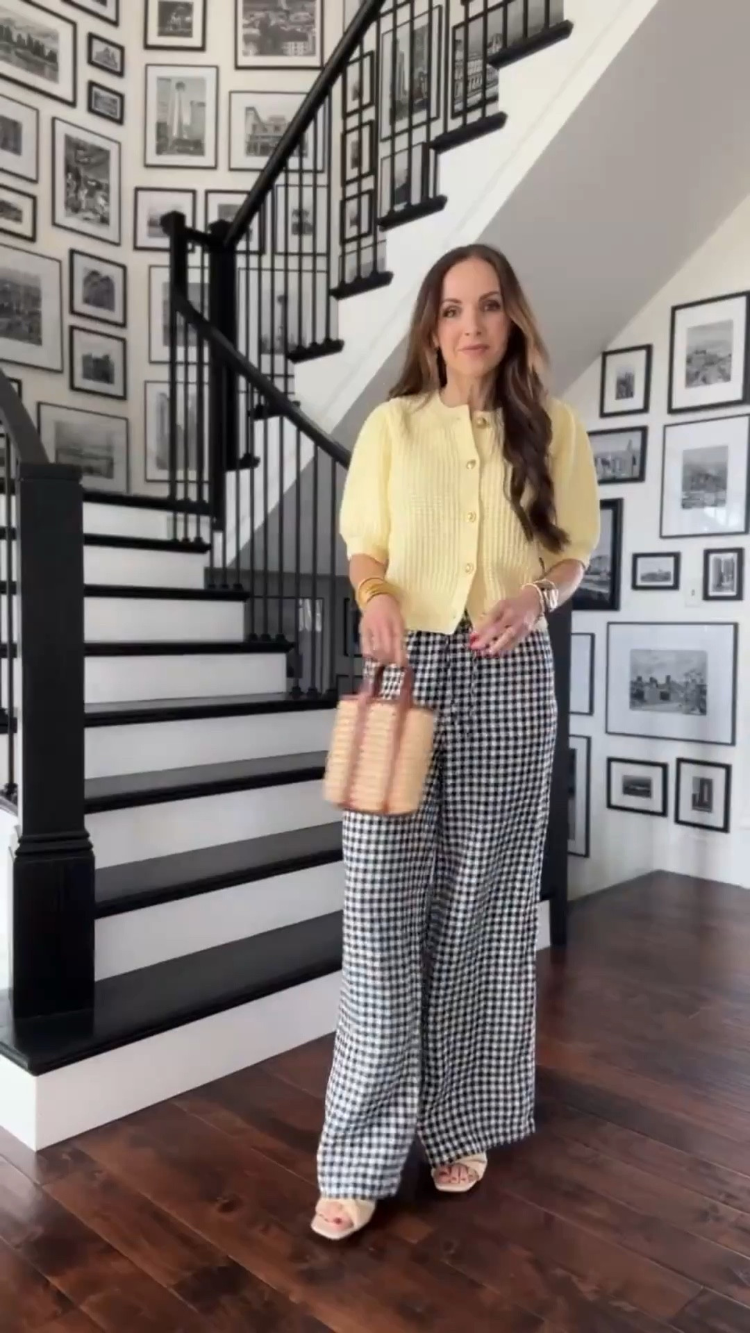 Loving these line pants from @nordstrom, paired with @nordstrom cardigan. Perfect spring pieces 

#LTKootd